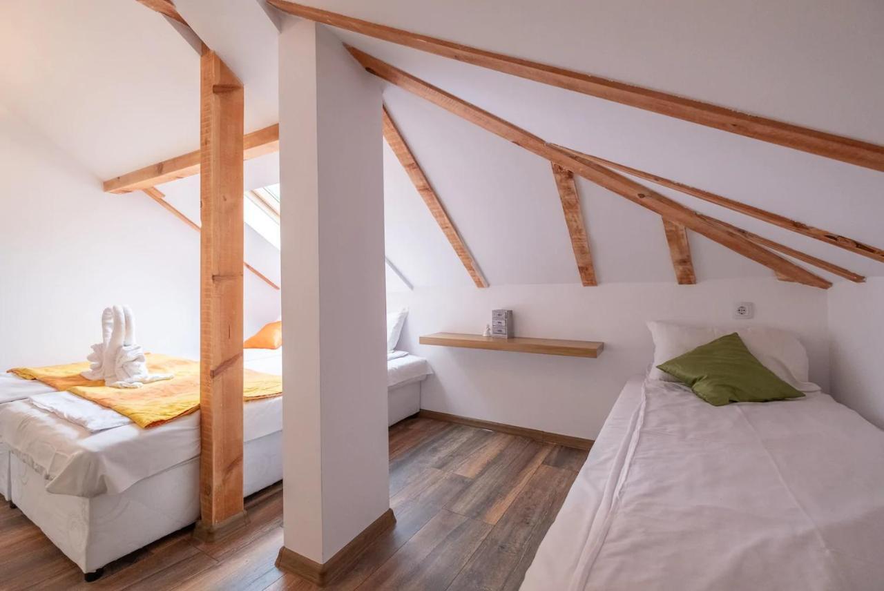 Entire Central House With Guest Rooms & Garden София Экстерьер фото