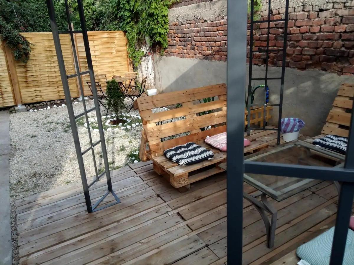 Entire Central House With Guest Rooms & Garden София Экстерьер фото